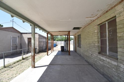 5816 7 St, Phoenix AZ 85006-1046 exterior