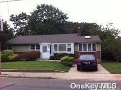 195 Central Park Rd, Hicksville NY  11803-2003 exterior