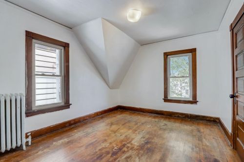 1641 32, Milwaukee WI 53215-2108 exterior