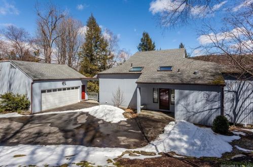8 Ledgewood Dr, Sherman CT  06784-2039 exterior