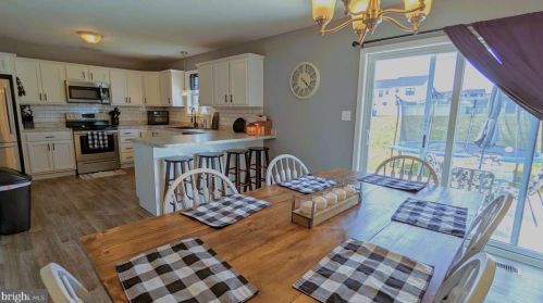 307 Maple Dr, Hanover, PA 17331-9417