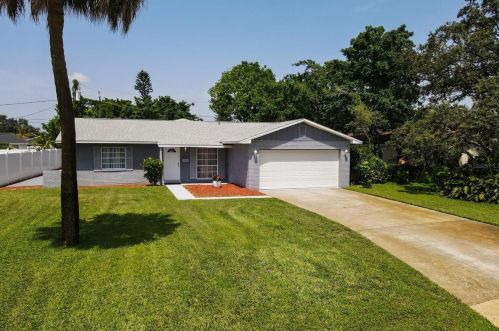 4245 Beach Dr, Saint Petersburg, FL 33705-4129