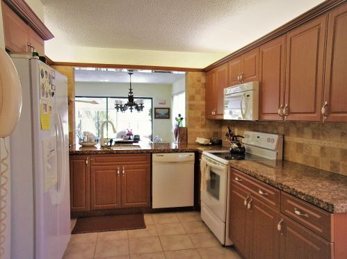 5771 Fairway Park Ct, Boynton Beach, FL 33437-1775