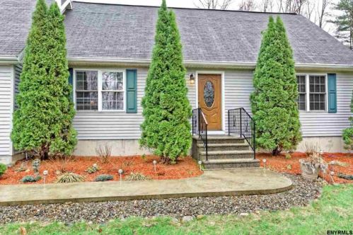 343 Bogden Rd, Broadalbin, NY 12025-2008