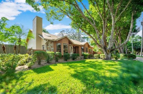 801 Triplet Lake Dr, Casselberry, FL 32707-3414