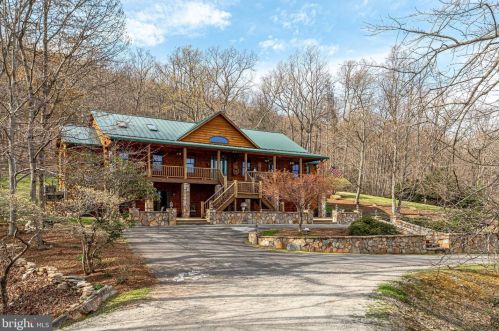 3714 Mountain Rd, Haymarket VA  20169-1739 exterior