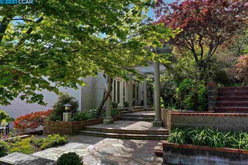 111 Bear Ridge Trl, Orinda, CA 94563-1022
