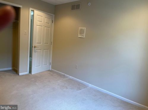 3 Lincoln Dr, Downingtown PA  19335-5328 exterior