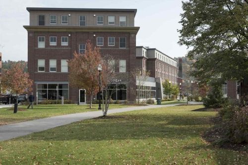 51 Railroad St, Keene NH 03431-3987 exterior