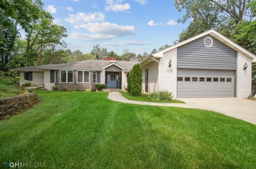 517 Camden Ct, Valpo, IN 46385-8073