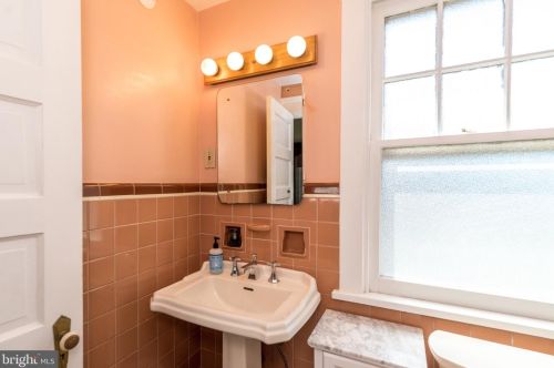 630 Columbia Ave, Lansdale PA 19446-3309 exterior