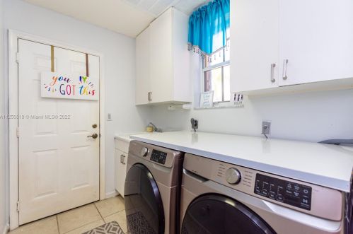 19270 29 Ct, Hollywood FL 33029-2474 exterior