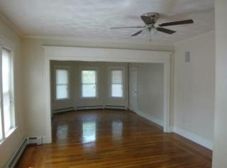 138 Oakland Ave, Providence RI  02908-3644 exterior