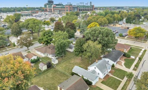 1137 Kenwood St, Green Bay, WI 54304-3806