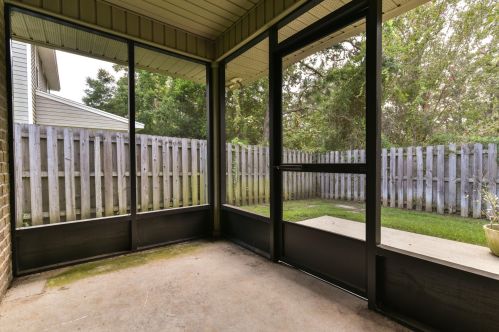 73 10th St, Shalimar FL  32579-1553 exterior