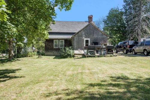 641 1st Nh Tpke, Northwood NH  03261-3302 exterior