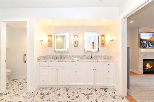 420 31st St, Manhattan Beach CA  90266-3975 exterior