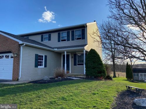 91 Red Stone Cir, Swartzville, PA 17569-9473