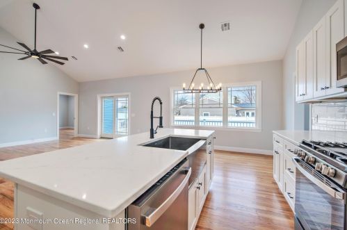 414 Seaward Pl, Lacey NJ  08731-2836 exterior