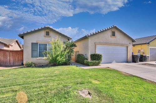 13253 Eastview Ln, Victorville, CA 92392-8301