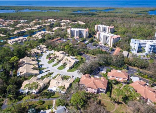 15161 Cedarwood Ln, Naples FL  34110-8020 exterior