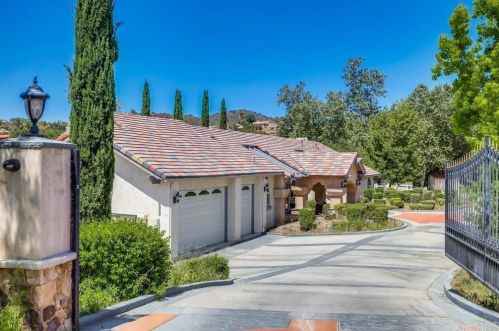 2576 Via Dieguenos, Alpine, CA 91901-3631