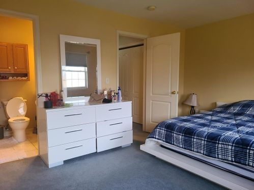 4 Saratoga Ct, Easton PA  18040-1046 exterior