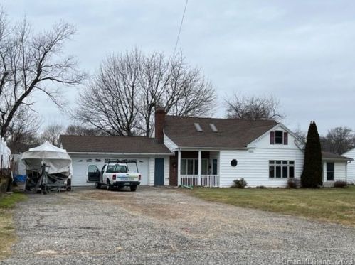 277 Light St, Stratford, CT 06614-5233