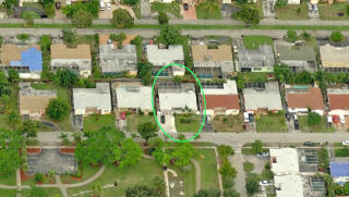 7769 Fairway Blvd, Hollywood FL  33023-6413 exterior