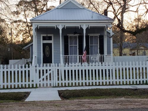 303 26th Ave, Covington, LA 70433-2629