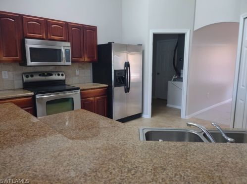 1514 13th Ter, Cape Coral, FL 33909-1588
