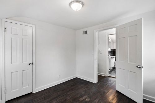 4480 70, Milwaukee WI 53218-5408 exterior