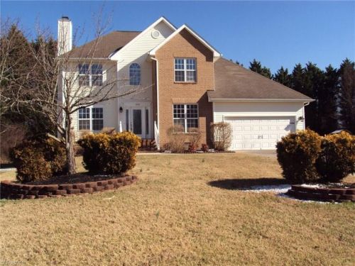 1475 Somerset Crossing Ln, Kernersville, NC 27284-5702