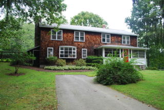 698 County Rd, Woodstock, CT 06281-1802
