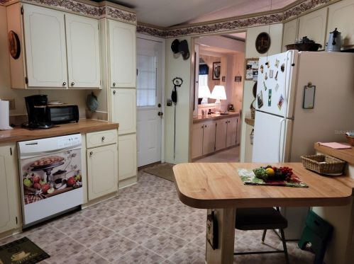 1435 Mohawk Cir, Tavares FL  32778-2540 exterior