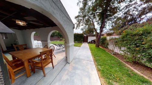 15560 Leadwell St, Van Nuys CA 91406-3110 exterior