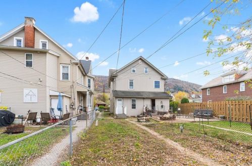 527 Lehigh Ave, Palmerton PA  18071-1914 exterior