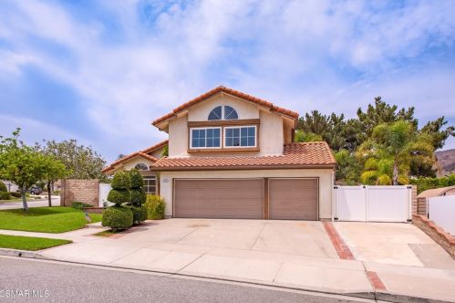 5961 Broken Arrow St, Simi Valley, CA 93063-5716