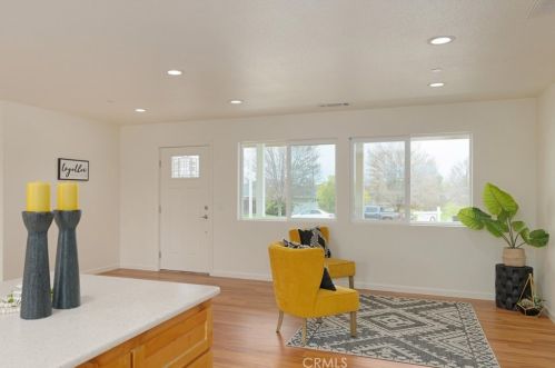 61 La Cresenta Dr, Oroville CA  95965-3510 exterior