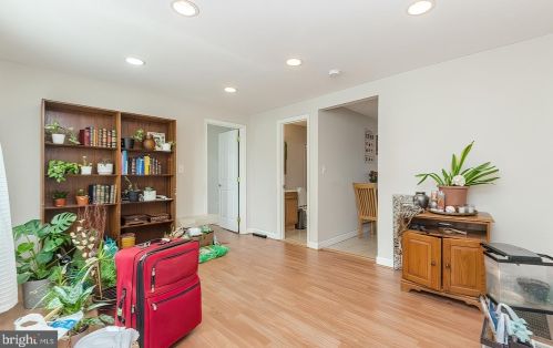 1057 Jefferson Ave, Charles Town WV  25414-1121 exterior