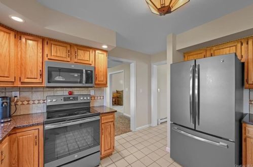 153 Beach Rd, Poughquag, NY 12570-5142