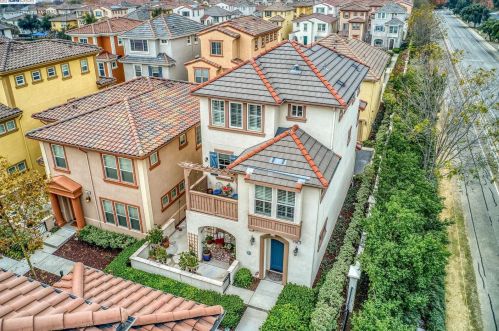 446 Selby Ln, Livermore, CA 94551-6346