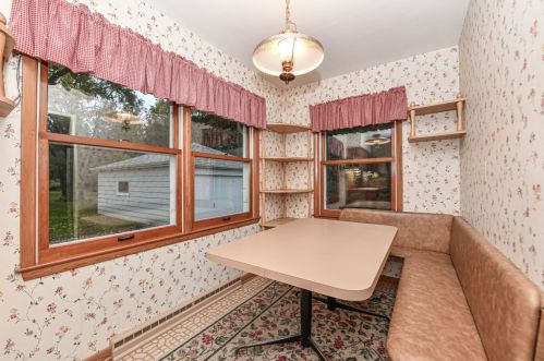 1426 Homestead Trl, Thiensville WI  53092-3217 exterior