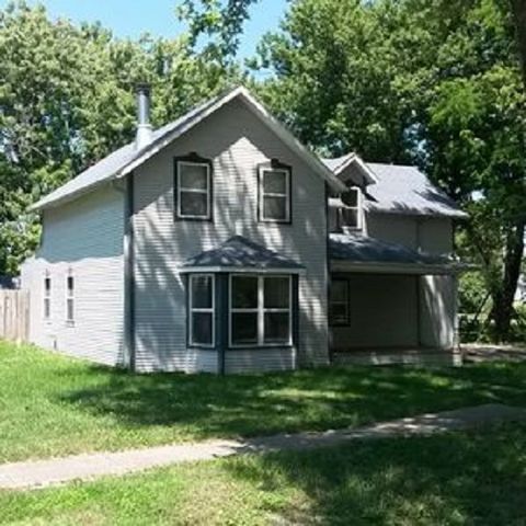 611 Dallas St, Dexter, IA 50070-7724