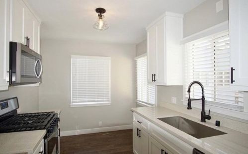 757 Redondo Ave, Long Beach CA  90804-5140 exterior