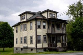 102 Bridge St, Beckers Corners, NY 12158-1810