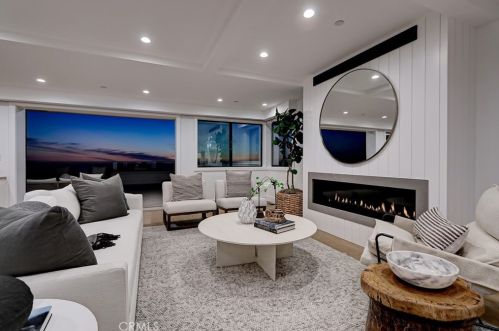 413 Bayview Dr, Manhattan Beach CA  90266-5717 exterior