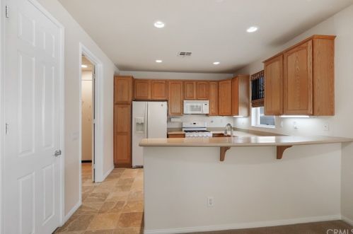 968 Wind Flower Rd, Beaumont CA  92223-8543 exterior