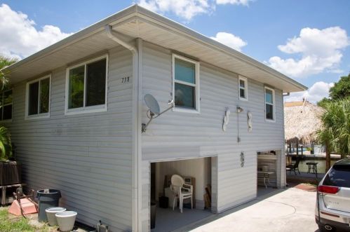 738 Matanzas Ct, Fort Myers Beach FL  33931-2120 exterior