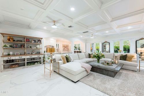 840 Fairway Dr, Bakersfield CA 93309-2416 exterior